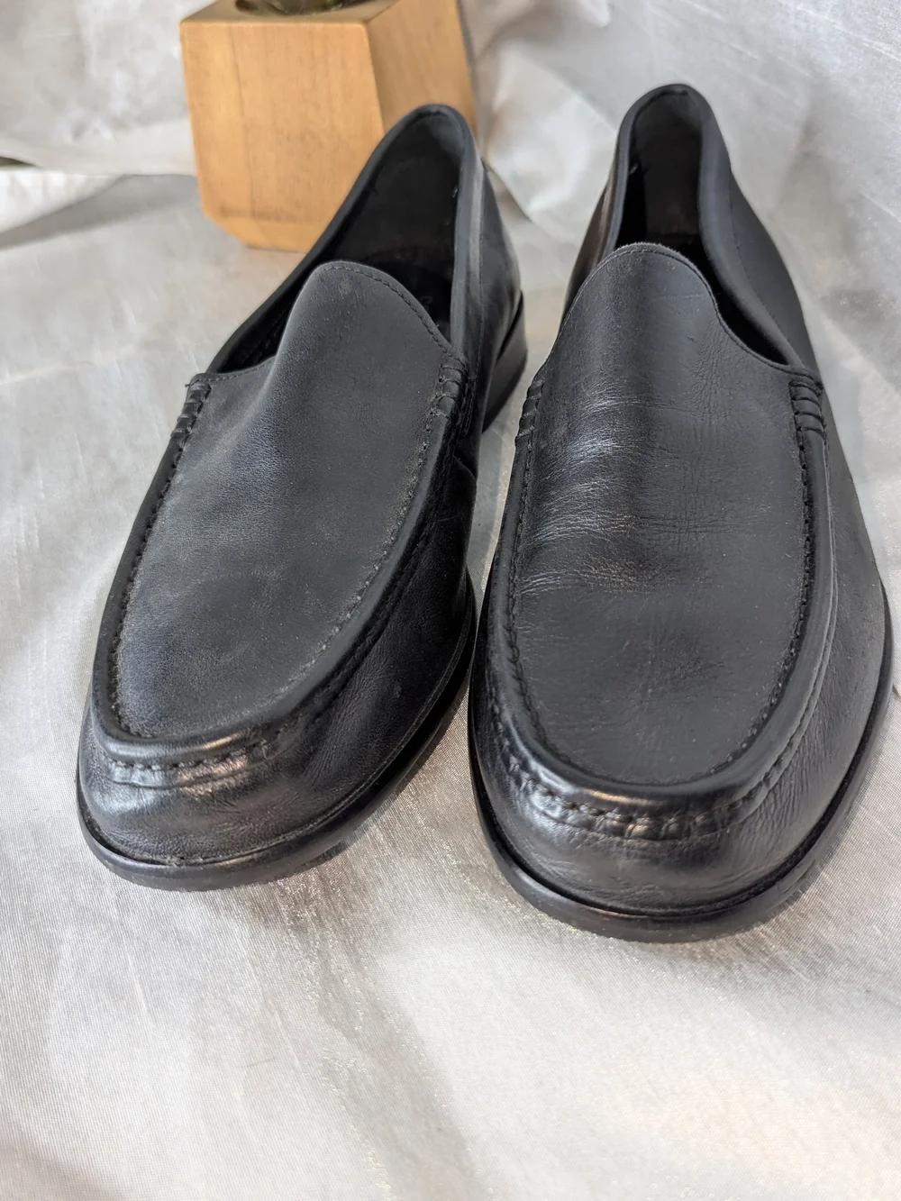 Cole Haan Men's Black Leather Slip-On Loafers Round Toe Rubber Sole US 10.5 M